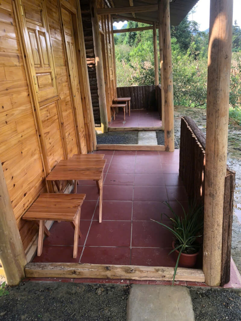 Room 01